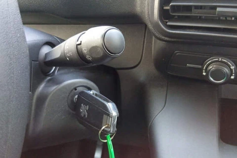 Peugeot Rifter Active Pack Business Standard BlueHDi 73 kW (100 CV)