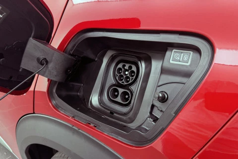 Peugeot e-2008 Eléctrico Allure 136 (100kW)