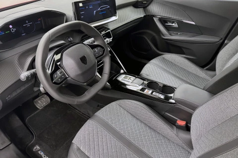 Peugeot e-2008 Eléctrico Allure 136 (100kW)