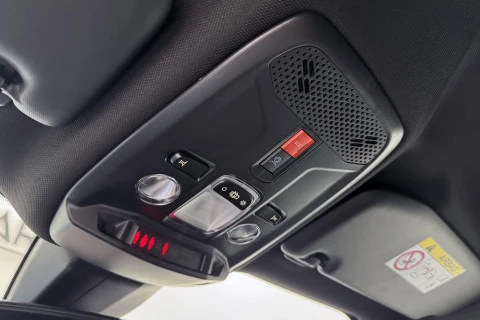 Peugeot e-2008 Eléctrico Allure 136 (100kW)