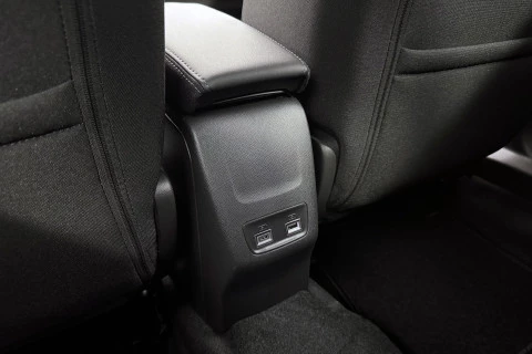 Peugeot e-2008 Eléctrico Allure 136 (100kW)