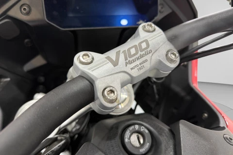 Moto Guzzi V100 Mandello 