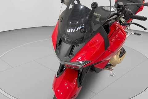 Moto Guzzi V100 Mandello 