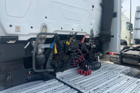 Mercedes-Benz Actros 1851 LS 