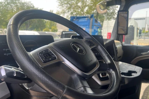 Mercedes-Benz Actros 1851 LS 