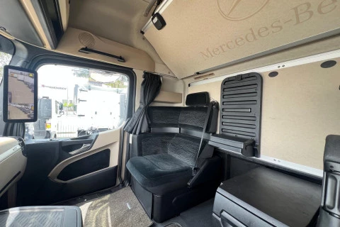 Mercedes-Benz Actros 1851 LS 