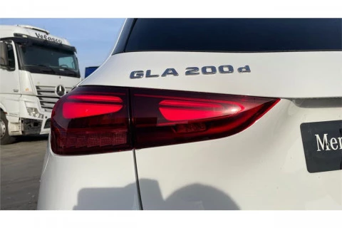 Mercedes-Benz GLA GLA 200 D