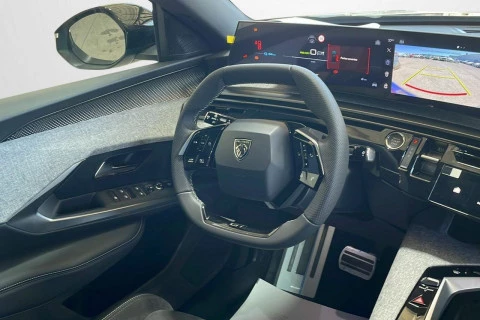 Peugeot e-3008 GT Eléctrico 157kW