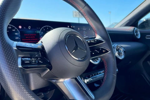 Mercedes-Benz CLA CLA 200