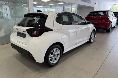 Mazda2 1.5 85 kW (116 CV) CVT Centre-line