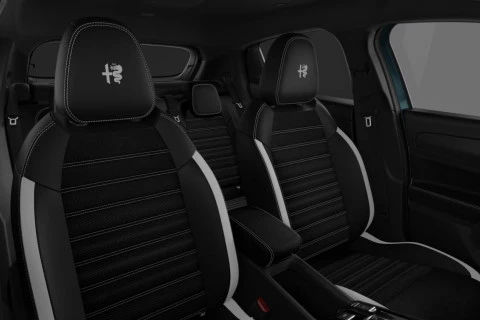 Alfa Romeo Junior Ibrida Sport Speciale 108kW (145CV)