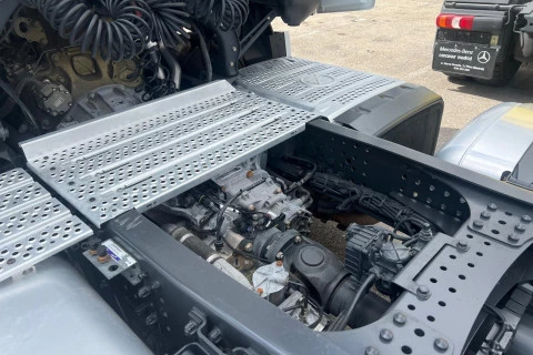 Mercedes-Benz Actros 1851 LS