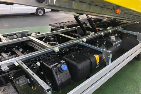 Mitsubishi Fuso Canter 7c18 7C18 + GRUA PORTACOCHES FOIMA