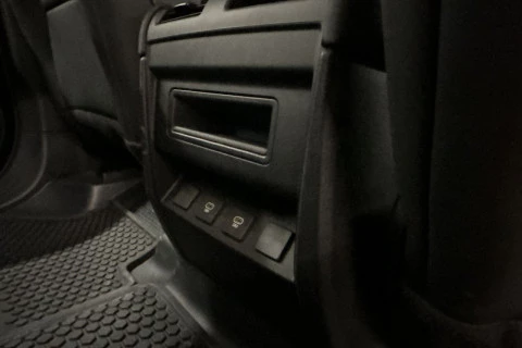 Land Rover Defender 110 3.0D I6 MHEV S 4WD Auto 183 kW (249 CV)