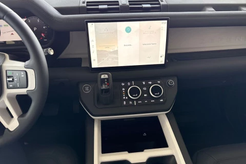 Land Rover Defender 110 3.0D I6 250 MHEV Auto 4WD 183 kW (249 CV)