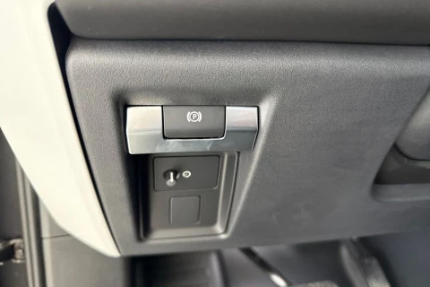 Land Rover Defender 110 3.0D I6 250 MHEV Auto 4WD 183 kW (249 CV)