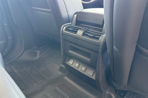 Land Rover Defender 110 3.0D I6 250 MHEV Auto 4WD 183 kW (249 CV)
