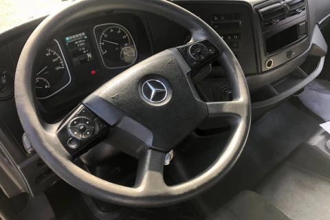 Mercedes-Benz Atego 1218 LNR + BOTELLERO