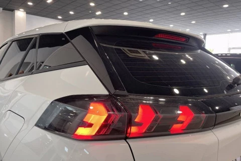 Peugeot 2008 Active Pack Puretech 100 S&S BVM6