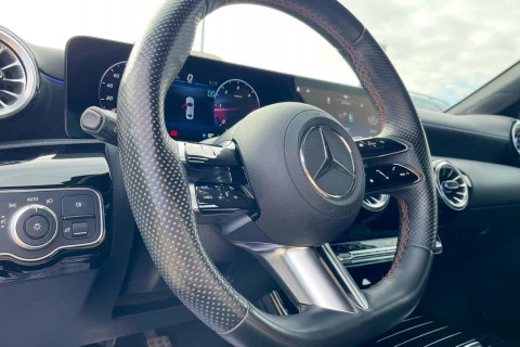 Mercedes-Benz Clase A A 200 d Sedán