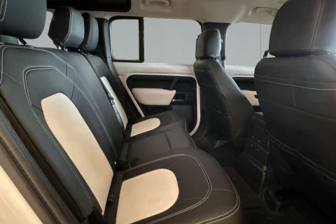 Land Rover Defender 110 D200 MHEV Standard 4WD Auto 147 kW (200 CV)