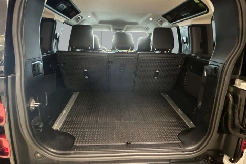 Land Rover Defender 110 D200 MHEV Standard 4WD Auto 147 kW (200 CV)