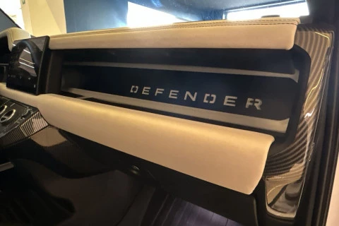 Land Rover Defender 110 D200 MHEV Standard 4WD Auto 147 kW (200 CV)