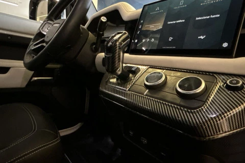 Land Rover Defender 110 D200 MHEV Standard 4WD Auto 147 kW (200 CV)