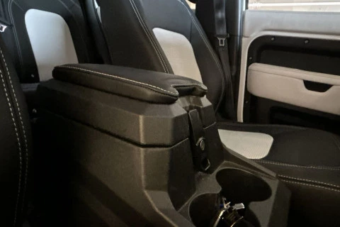 Land Rover Defender 110 D200 MHEV Standard 4WD Auto 147 kW (200 CV)