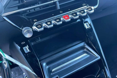 Peugeot 2008 Allure Puretech 100 S&S 6 Vel. MAN