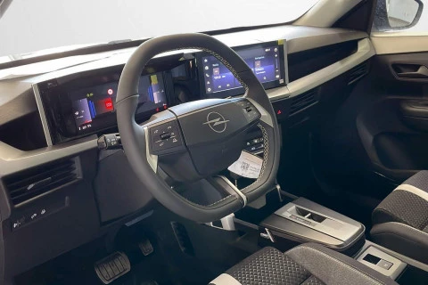 Opel Frontera 1.2T XHT Hybrid eDCT6 100kW Edition