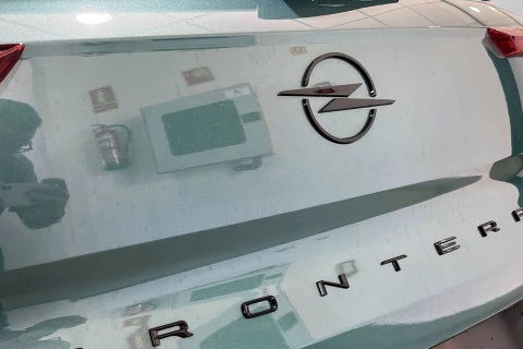 Opel Frontera 1.2T XHT Hybrid eDCT6 100kW Edition