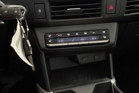 Opel Frontera 1.2T XHT Hybrid eDCT6 100kW Edition