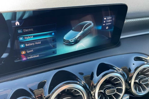 Mercedes-Benz Clase A A 250 e con tecnología híbrida EQ