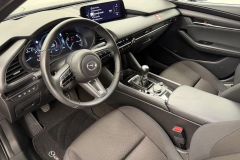 Mazda3 2.5L E-SKY G MHEV 103kW Centre-line