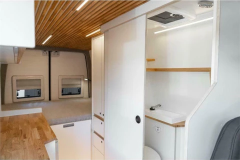 Mercedes-Benz Sprinter 906BB35