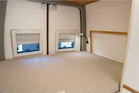 Mercedes-Benz Sprinter 906BB35