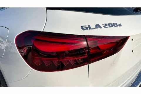 Mercedes-Benz GLA GLA 200 D