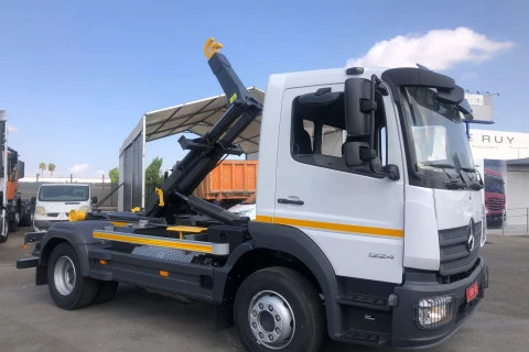 Mercedes-Benz Atego 1224 + GANCHO JIMECA 8 TON.