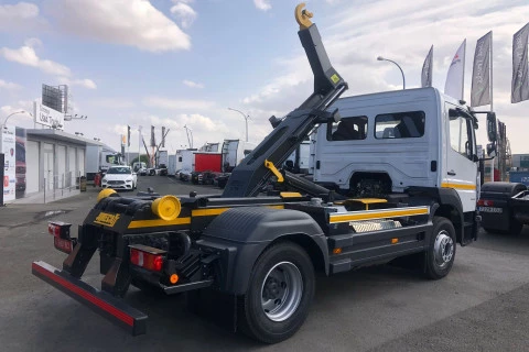 Mercedes-Benz Atego 1224 + GANCHO JIMECA 8 TON.