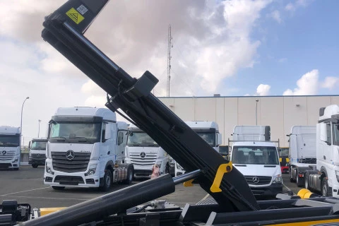 Mercedes-Benz Atego 1224 + GANCHO JIMECA 8 TON.