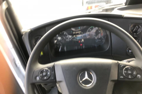 Mercedes-Benz Atego 1224 + GANCHO JIMECA 8 TON.