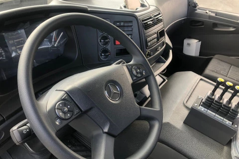 Mercedes-Benz Atego 1224 + GANCHO JIMECA 8 TON.