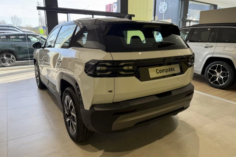 Jeep Compass Full Electric Jeep Compass BEV Altitude