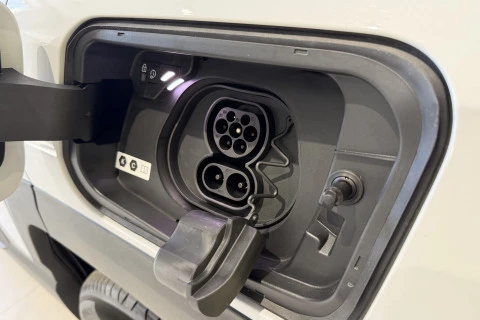 Jeep Compass Full Electric Jeep Compass BEV Altitude