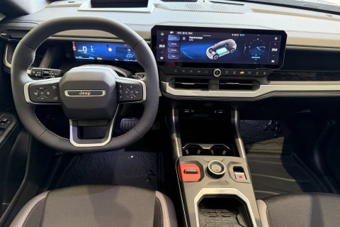 Jeep Compass Full Electric Jeep Compass BEV Altitude