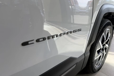 Jeep Compass Full Electric Jeep Compass BEV Altitude