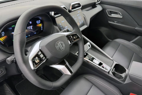 MG ZS Hybrid+ Luxury