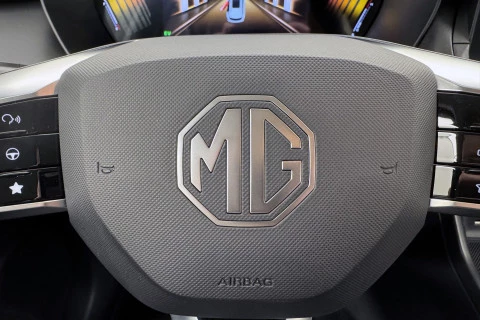 MG ZS Hybrid+ Luxury