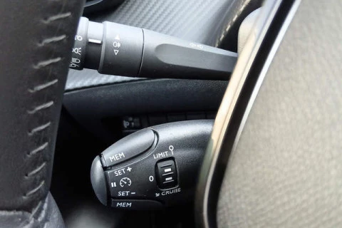 Peugeot 208 PureTech 100 Active 75 kW (100 CV)